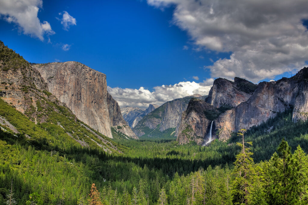 The sunset in Yosemite National Park, California